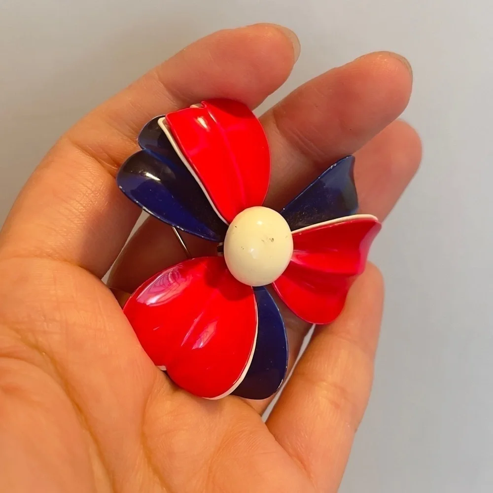 1960s Vintage Flower Brooch With Red and blue Enamel
